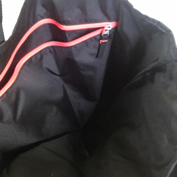 Adidas  reversible back - Picture 3 of 5